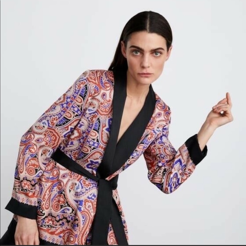 Zara paisley print jacket with lapels and tie belt XS